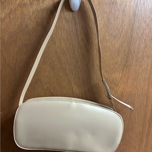 Salvatore Ferragamo Elegant Cream Shoulder Bag